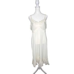 Vintage 50s Aristocrat Lace-Trim Cream Slip Chemise nightgown pleated ruffle
